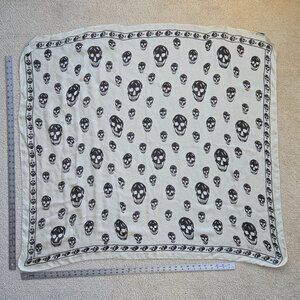 Alexander McQueen Skull Scarf 100% Silk White Black